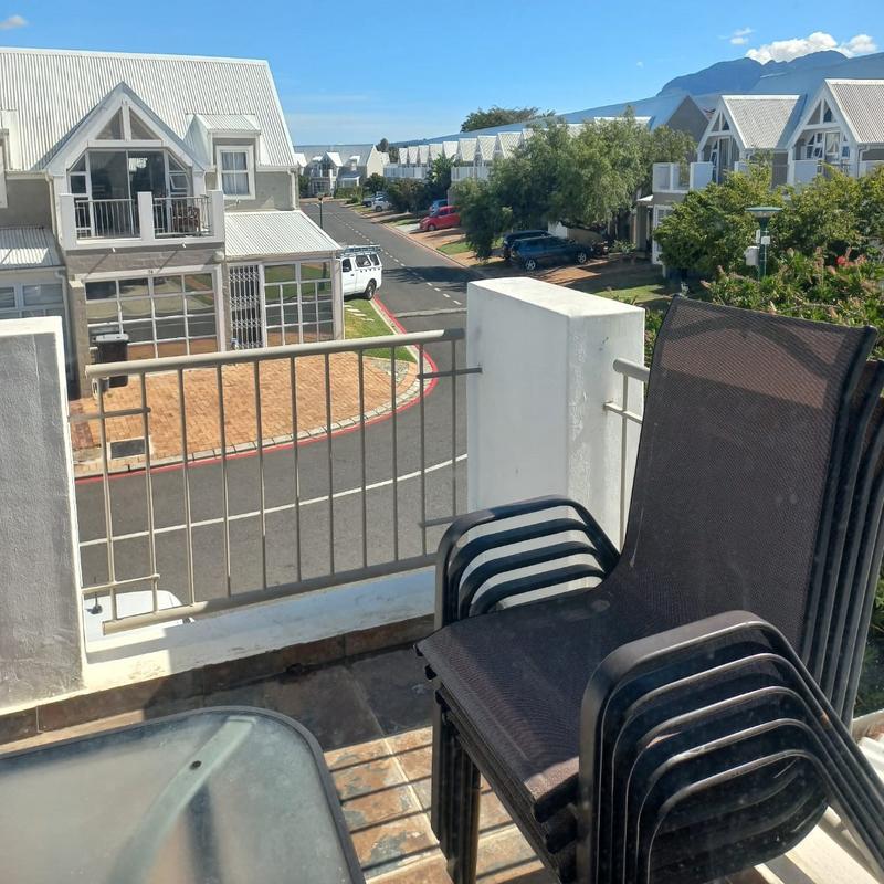4 Bedroom Property for Sale in Guldenland Western Cape